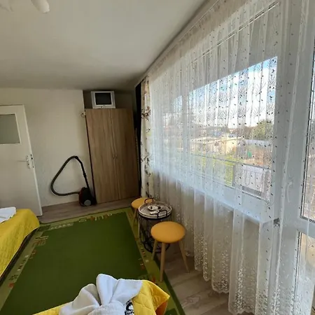 Apartment във артемида Warna