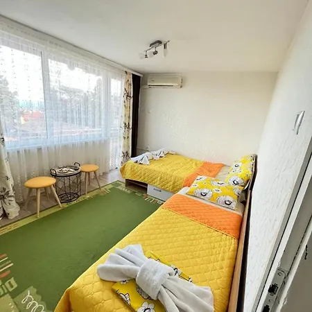 във артемида Warna