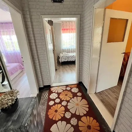 Apartment във артемида Warna